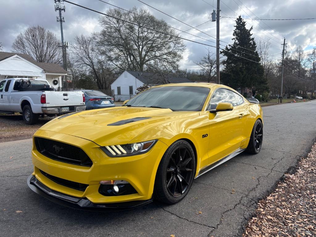 2015 Ford Mustang GT Premium's photo