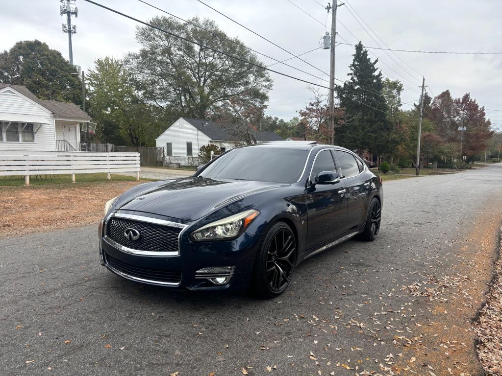 2019 INFINITI Q70L LUXE