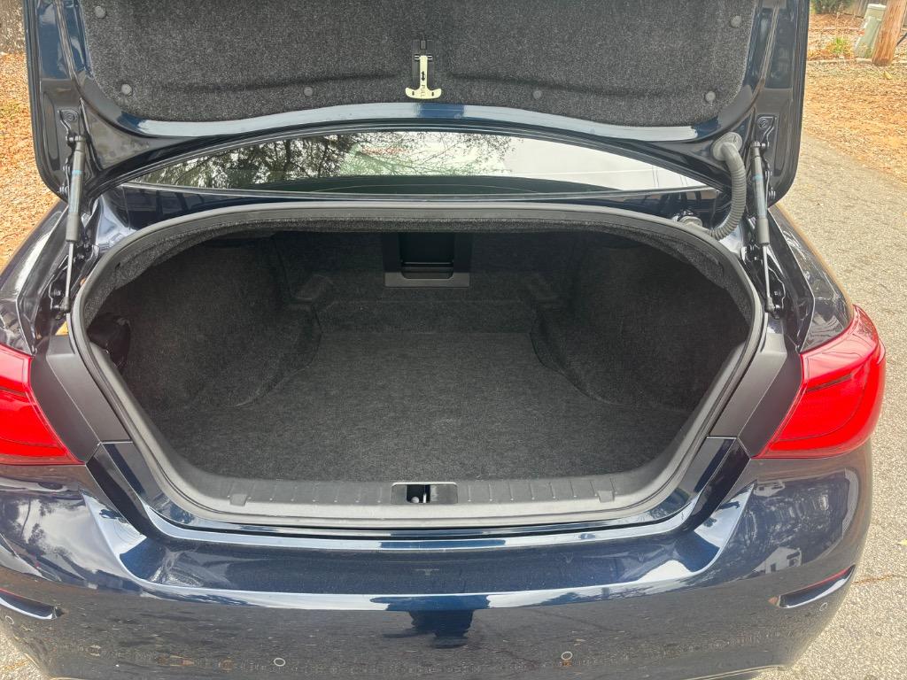 2019 INFINITI Q70L LUXE - Photo 11
