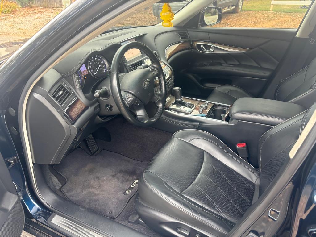 2019 INFINITI Q70L LUXE - Photo 8