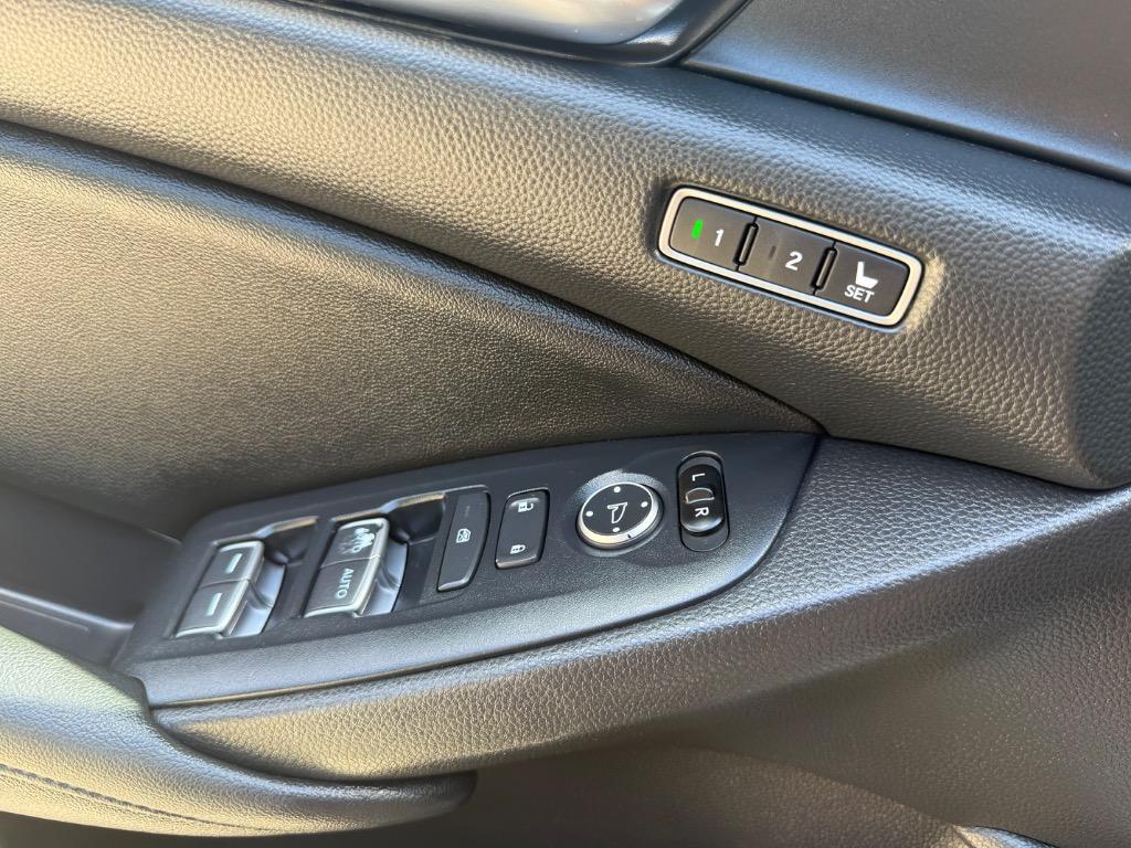 2019 Honda Accord EX-L - Photo 18